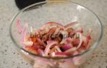 Salat Meeste kapriis veiseliha ja marineeritud sibulaga - retsept fotoga Kapriisisalat veiseliha ja seentega
